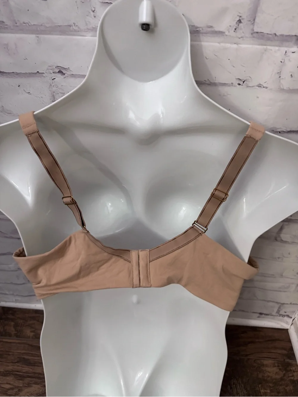 Soma Bra Size 42D Embraceable Full Coverage Underwire Lined Soft‎ Tan New Flawed